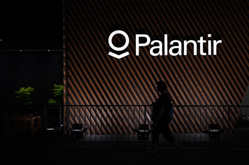 Read more about the article ‘Growing demand’ sparks DOD to raise Palantir’s Maven contract to more than $1B