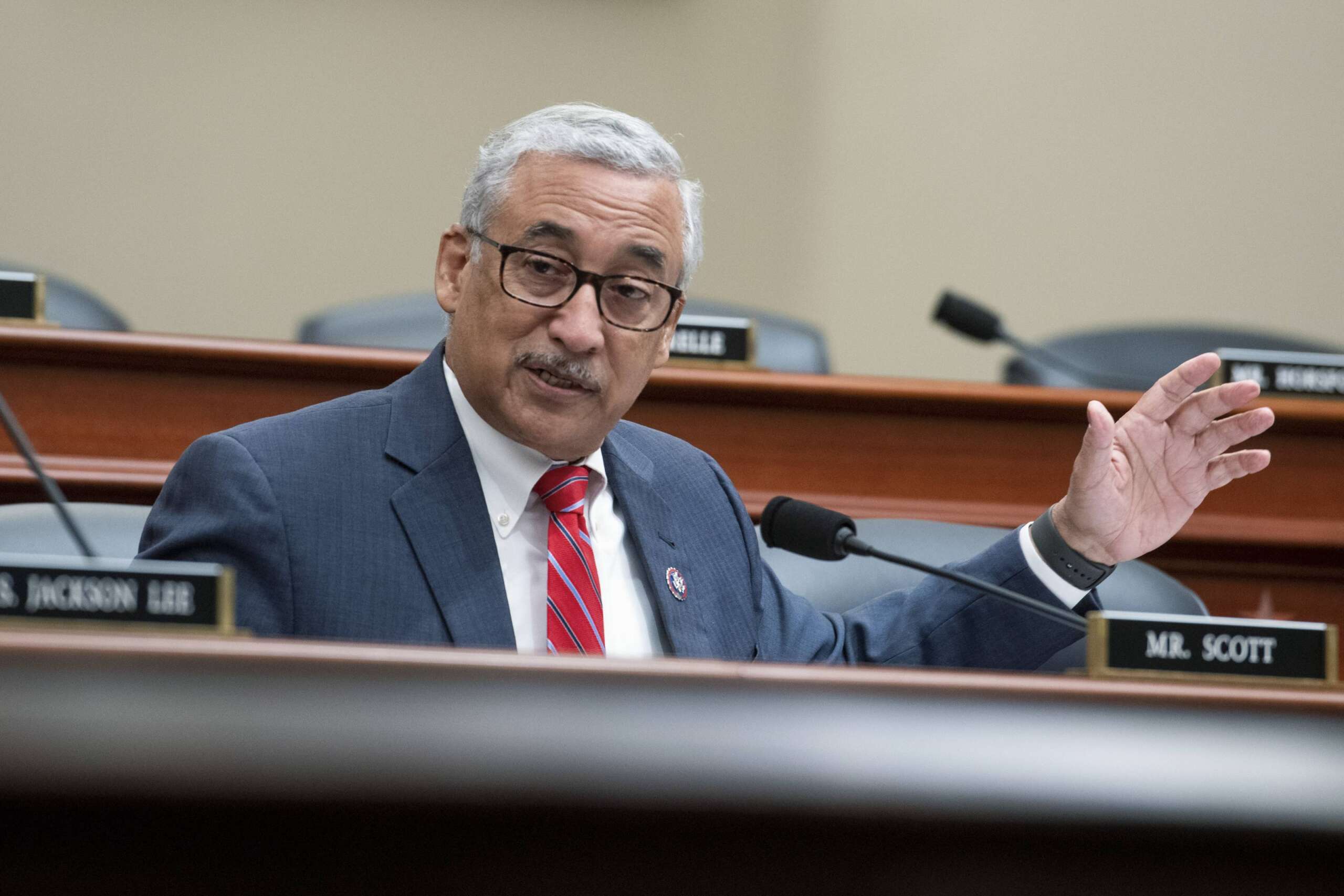 Read more about the article House committee’s top Democrat presses for details on HHS layoffs